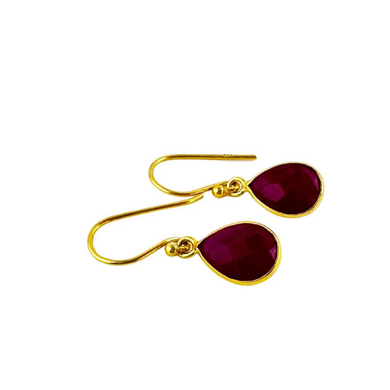 EDEN tiny drops earrings, ruby ​​chalcedony and 18K gold-plated sterling silver.